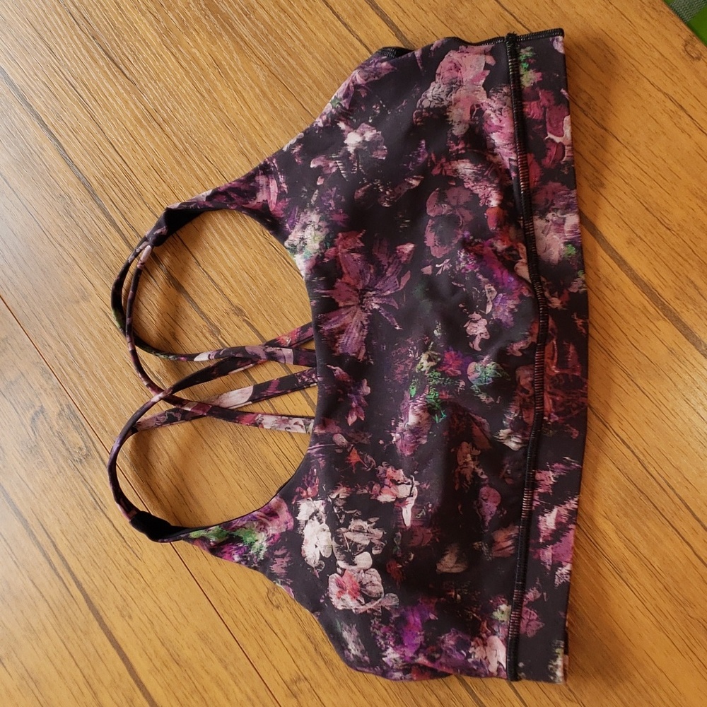 EUC Lululemon Crossback Sports Bra